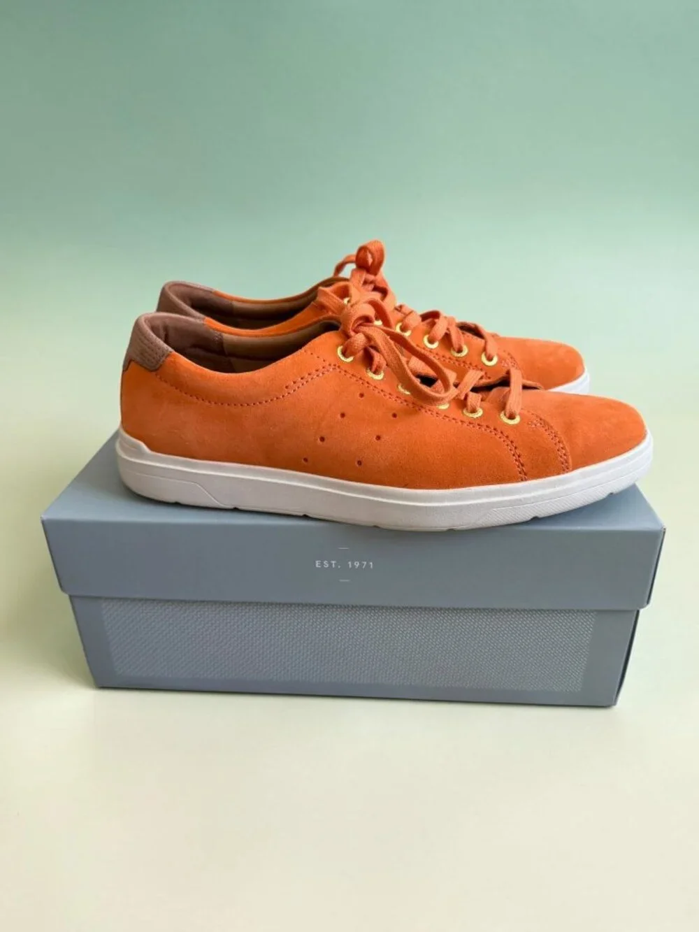ROCKPORT Men’s Total Motion Orange Sneakers Size 7